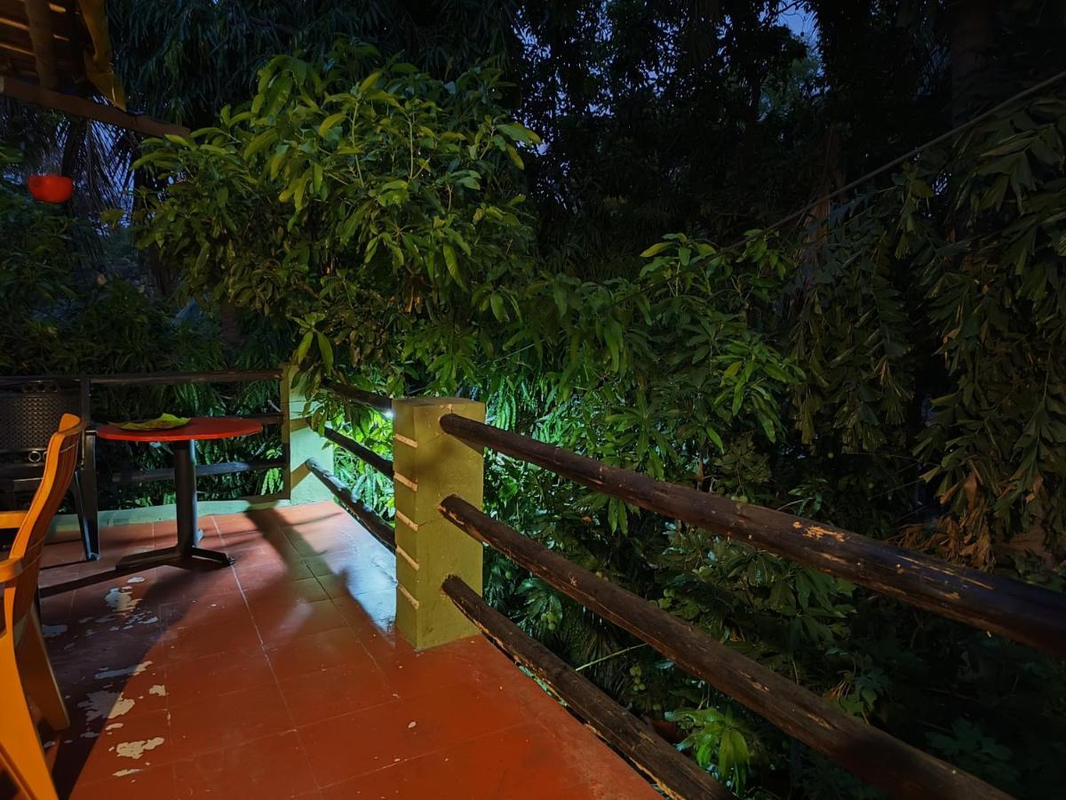 האמפי Lotus Riya Home Stay מראה חיצוני תמונה