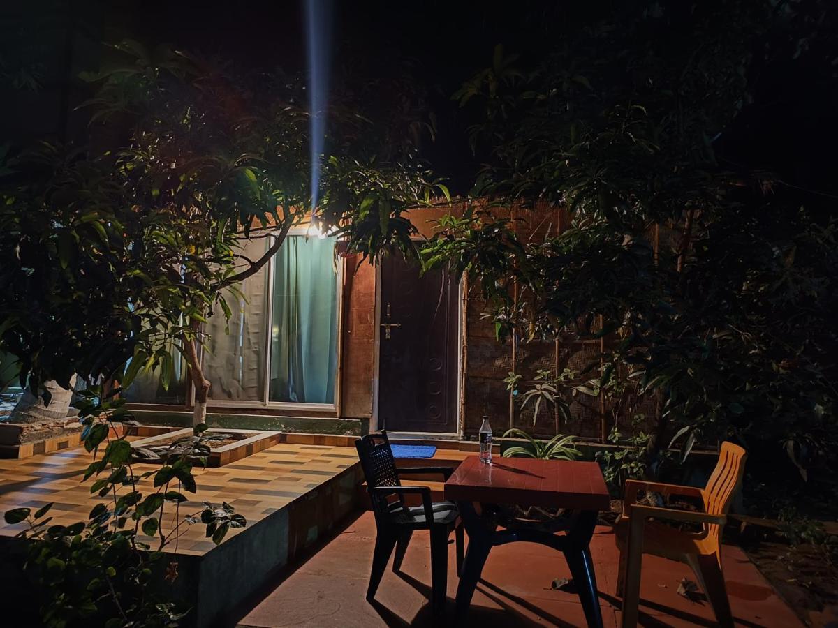 האמפי Lotus Riya Home Stay מראה חיצוני תמונה